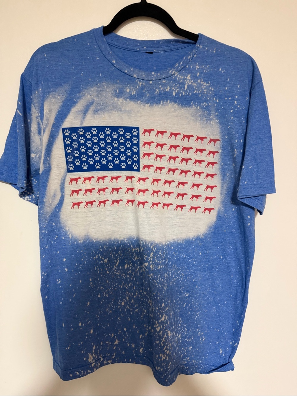 Blue Short-Sleeve Graphic Tee with Red Dog Motif